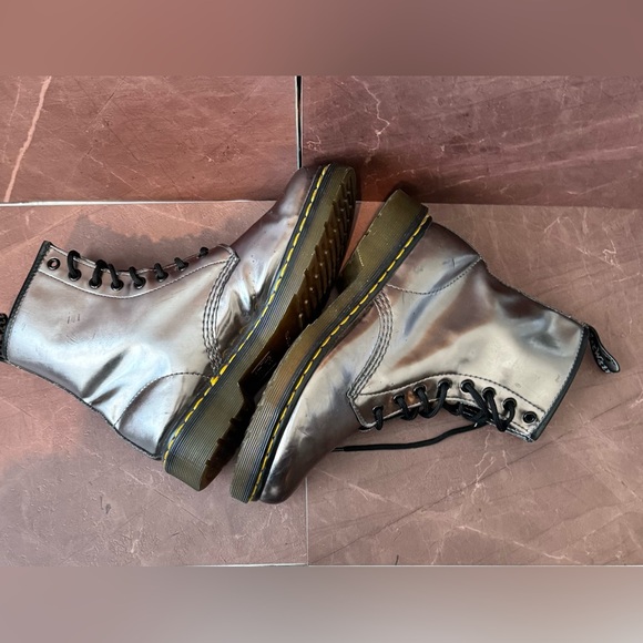 Dr. Martens Metallic Pewter 1460W Combat Boots with Yellow Stitching Size 8L - Picture 5 of 12